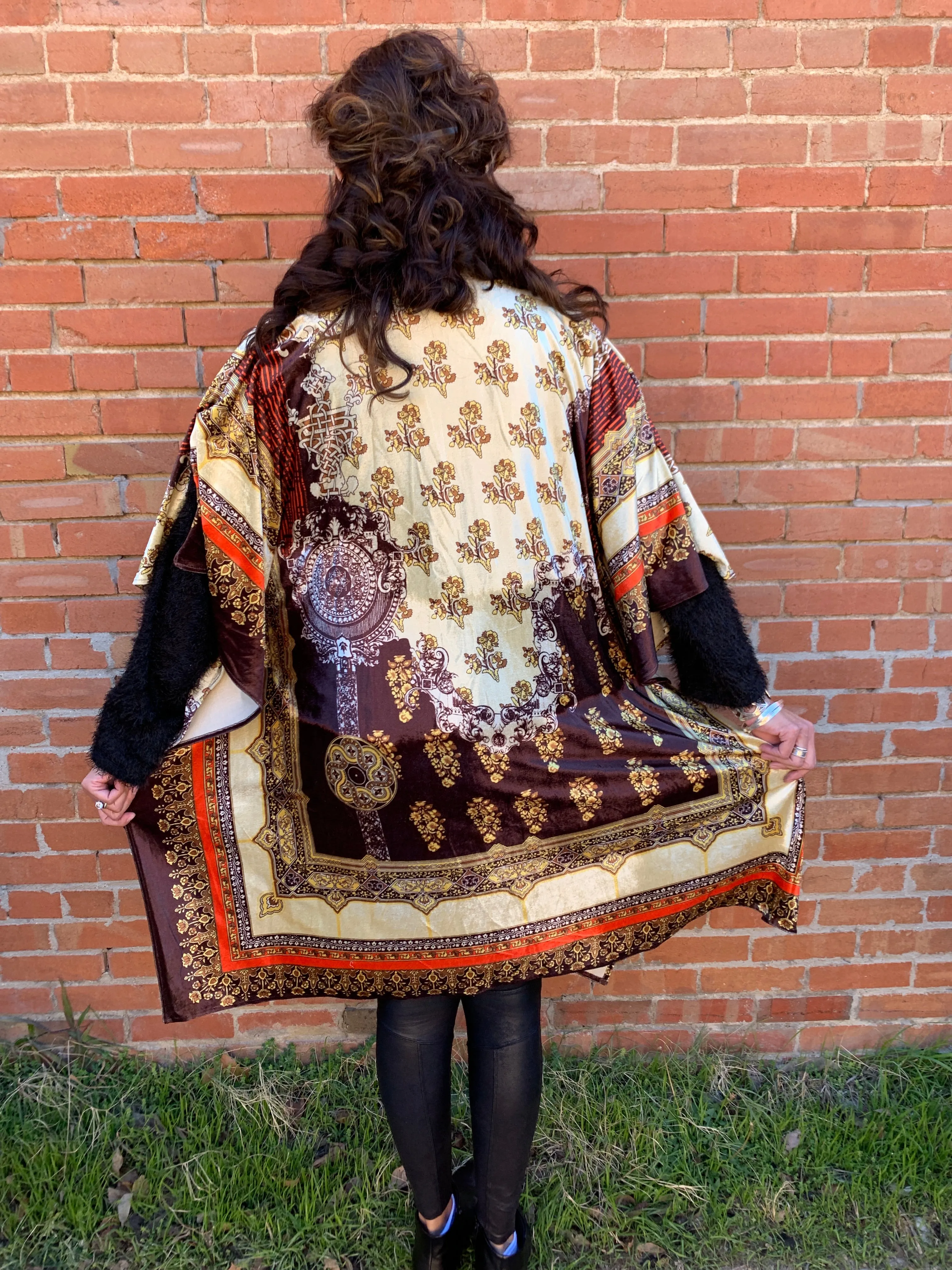 Aratta Velvet Espresso Daisy Theme Kimono