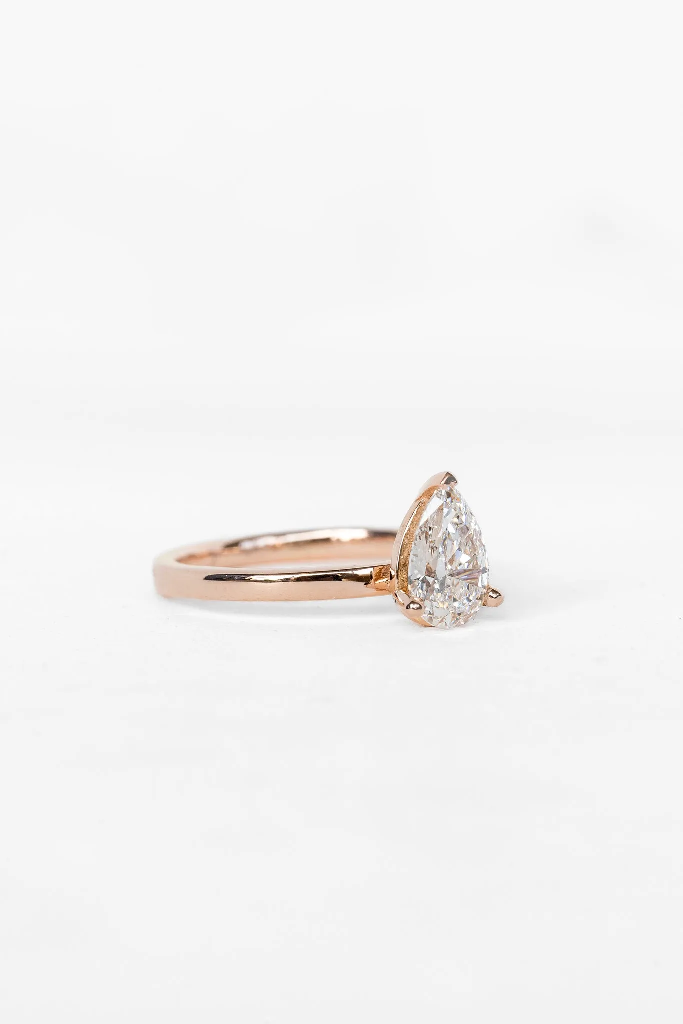 Pear Venus Ring with 1.22ct Lab Diamond